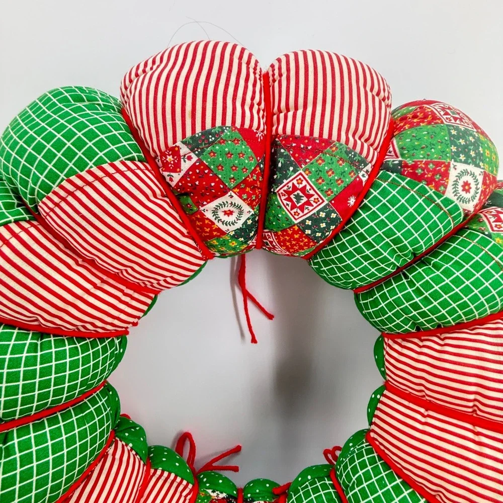 Quilted Puff Wreath Bow Vintage handmade Red Green Patchwork Holiday Decor 16x7